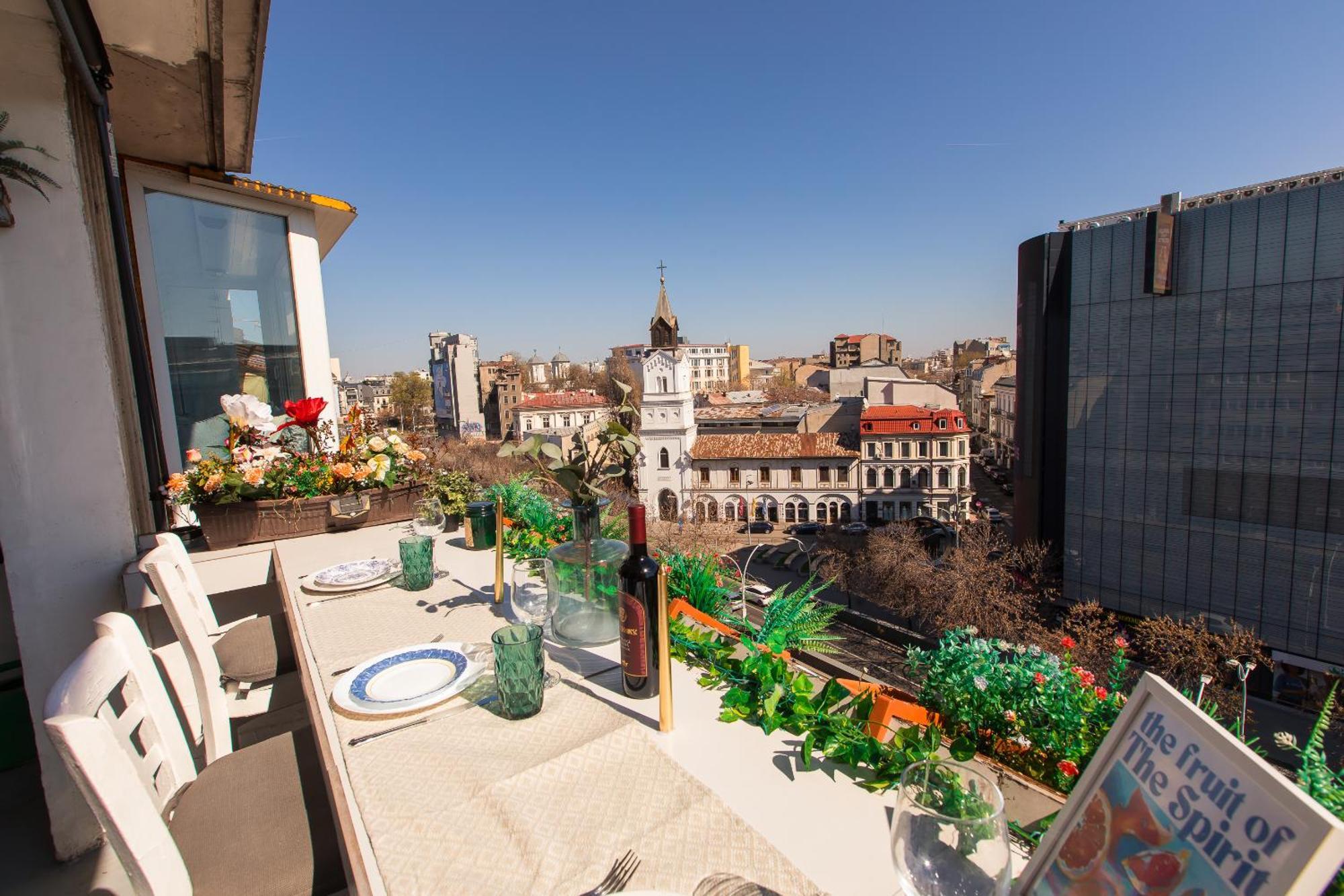 Old Town Apartment With Amazing View From The Balcony Bukareszt Zewnętrze zdjęcie